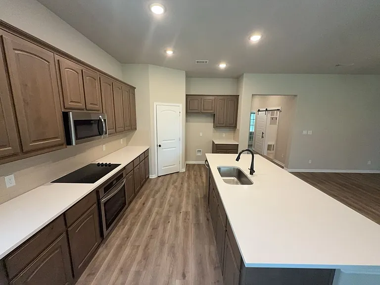 117 Aberdeen Dr — Photo 7