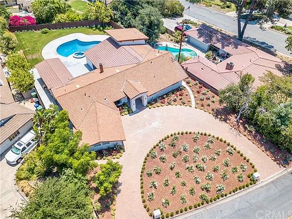 4th image of 2012 Highland Oaks Dr