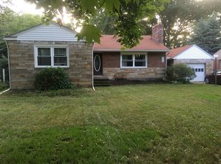 114 Jaycox Rd, Avon Lake, OH 44012