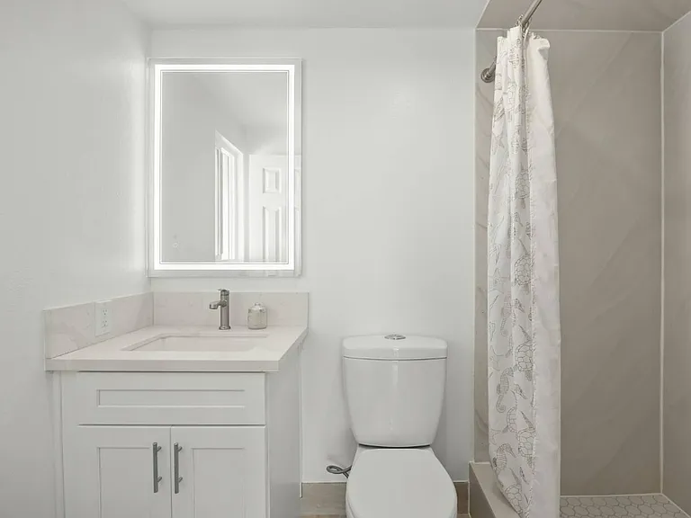 upstairs loft bathroom
