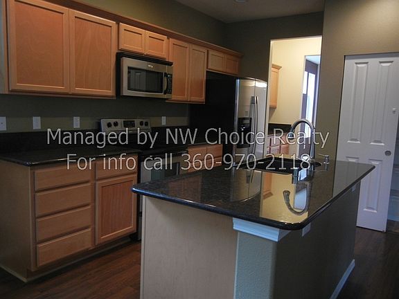Kitchen-Granite, S/S and butler pantry