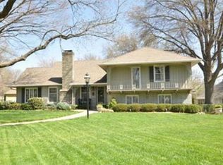 5243 Mohawk Ln, Roeland Park, KS 66205