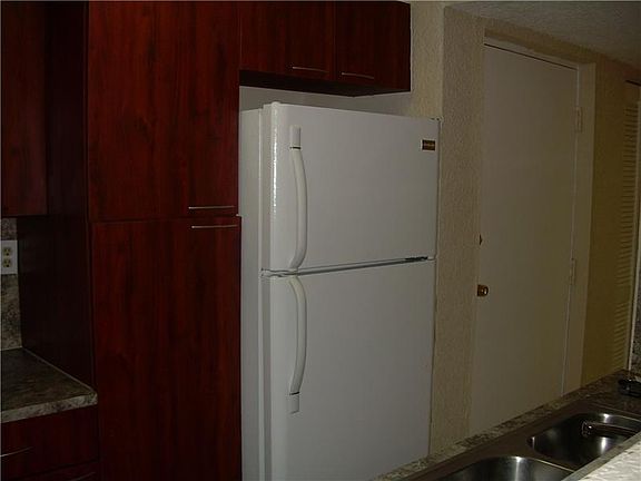 5th image of 10500 SW 108th Ave APT B109