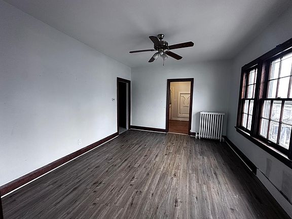 3rd image of 1325 Laclede Rd #2