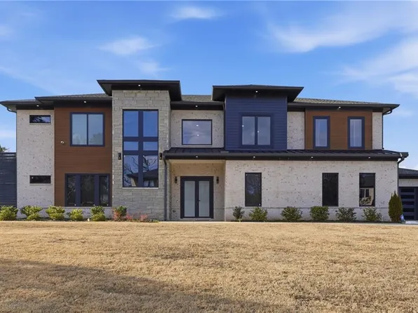 556 Versailles Dr, Auburn, GA 30011