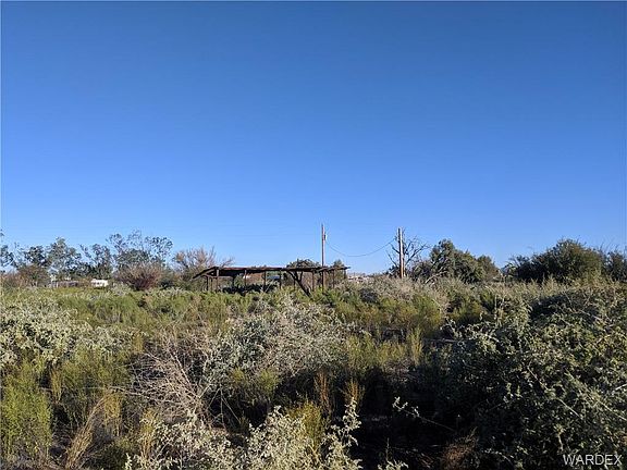 4th image of 3059 E Cheyenne Dr