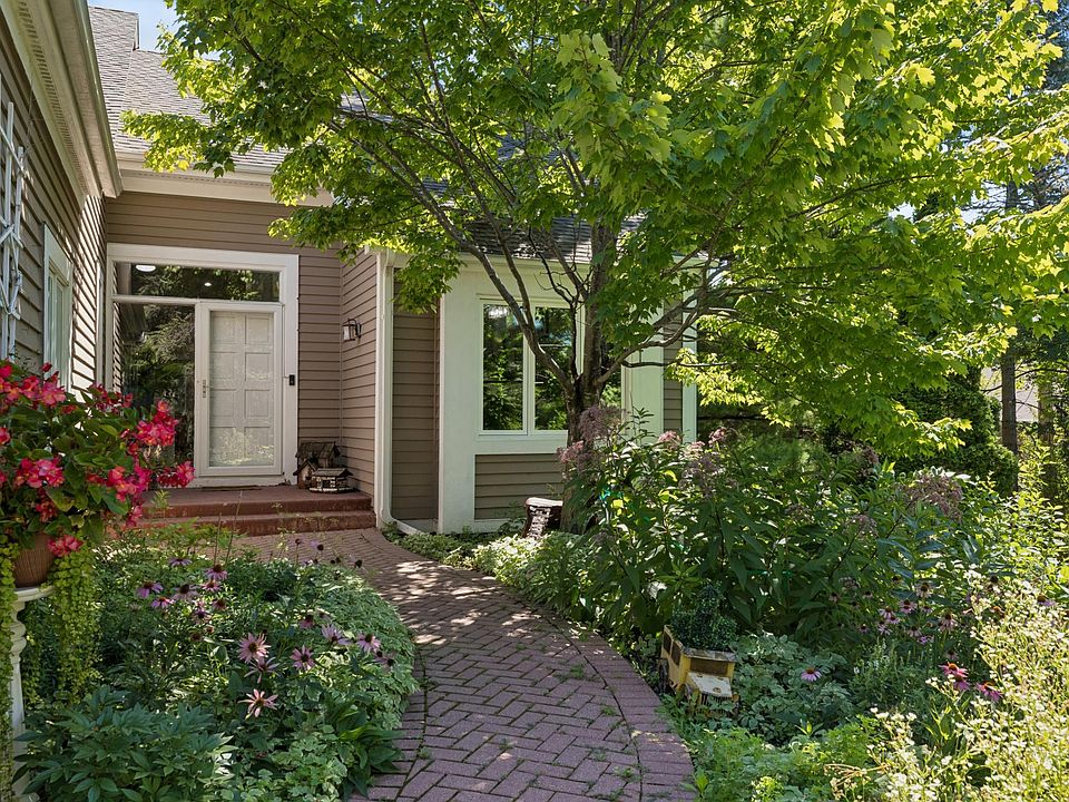 1st image of 3705 Oakton Rdg