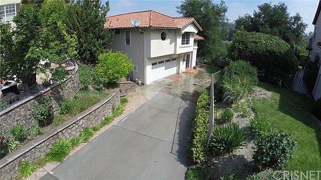 1st image of 23681 White Oak Ct