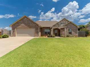 211 Shale Crst, Clinton, OK 73601