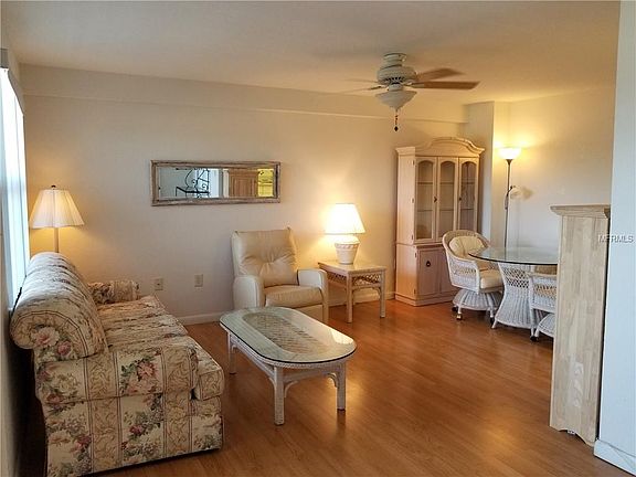 3rd image of 1950 59th Ave N APT 211