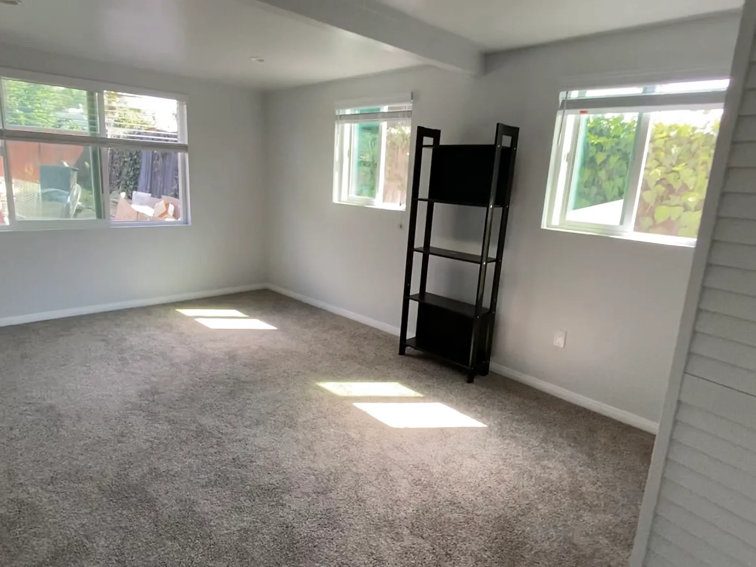7 bed, 2000 sqft, $7,680 — Photo 3