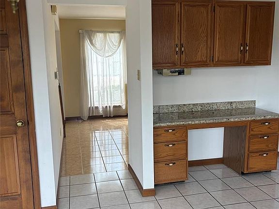 3rd image of 3928 Rhine Ct