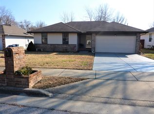 4232 Somerset Dr, Battlefield, MO 65619