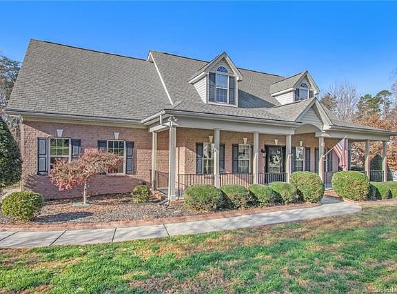 2nd image of 192 Winding Creek Dr