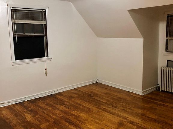 2nd image of 154 Orchard St Floor 2