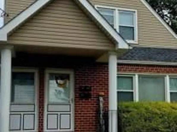 222 Cleveland Ave, Mineola, NY 11501