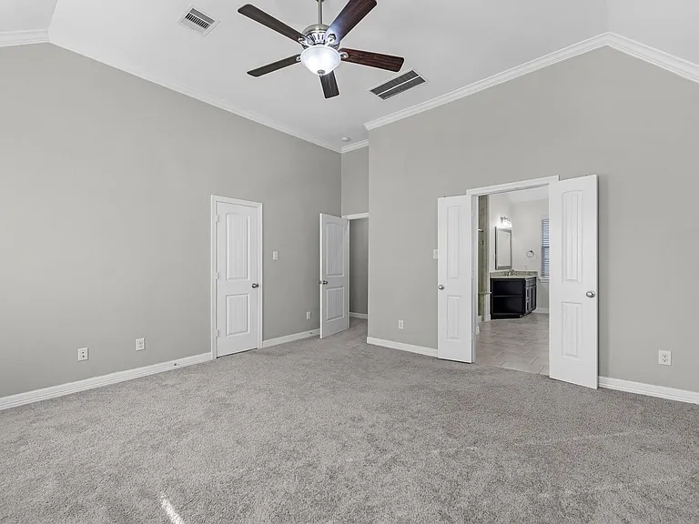 458 N Live Oak St — Photo 19