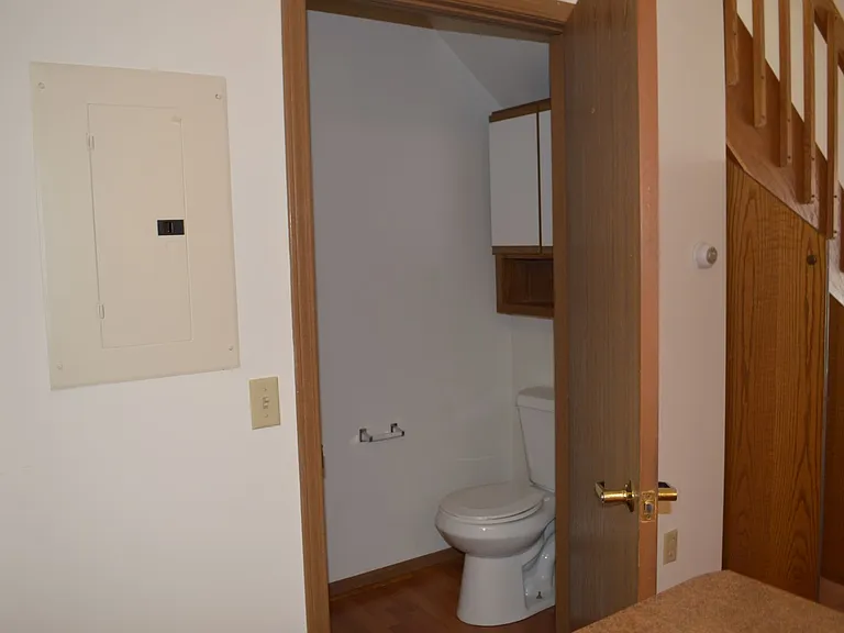 404 E Wilson St — Photo 10