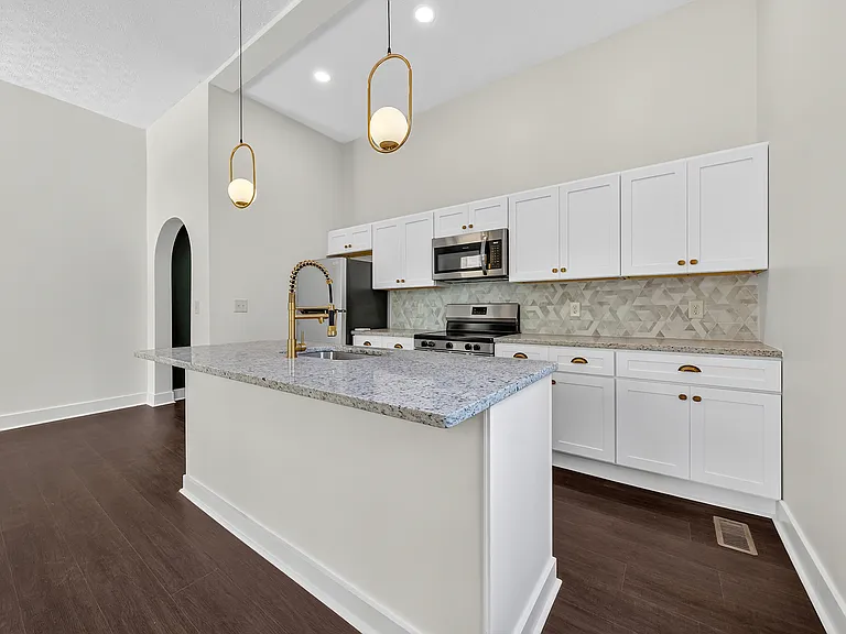2806 Beacon Ave #B — Photo 10