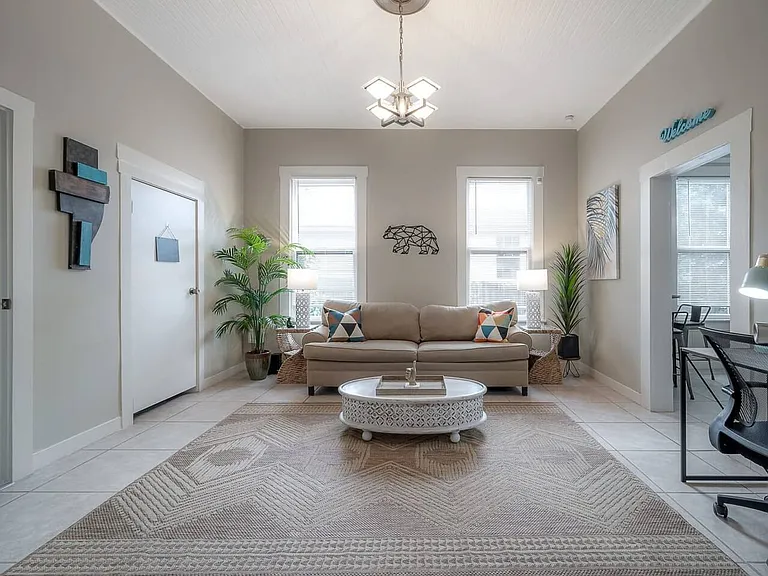 306 W Park Ave #B — Photo 2