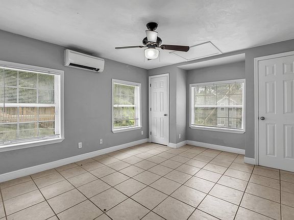 3rd image of 905 Buena Vista Dr #1-3