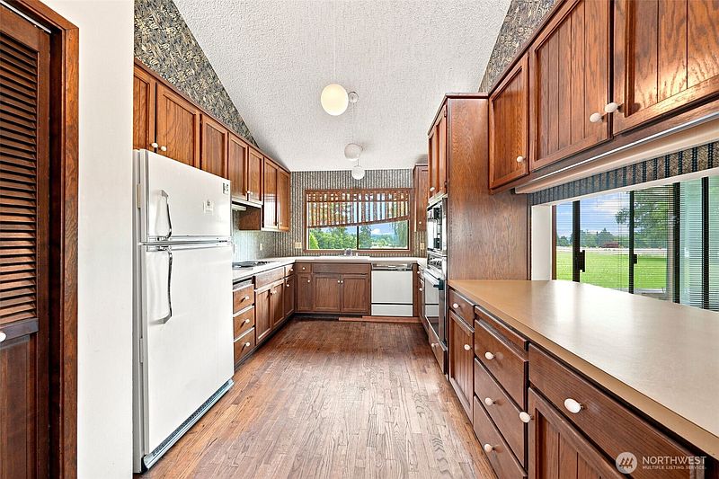 4th image of 830 236th Street NW