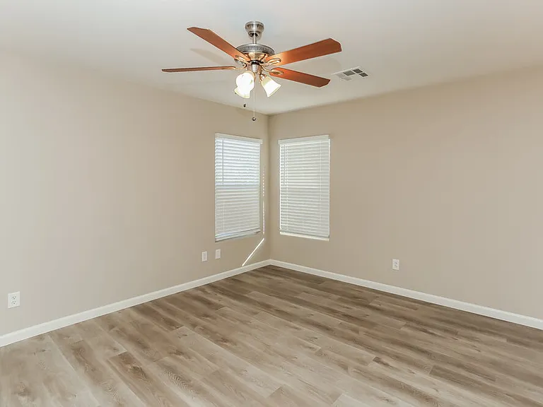 9132 Patrick Henry Ave — Photo 8