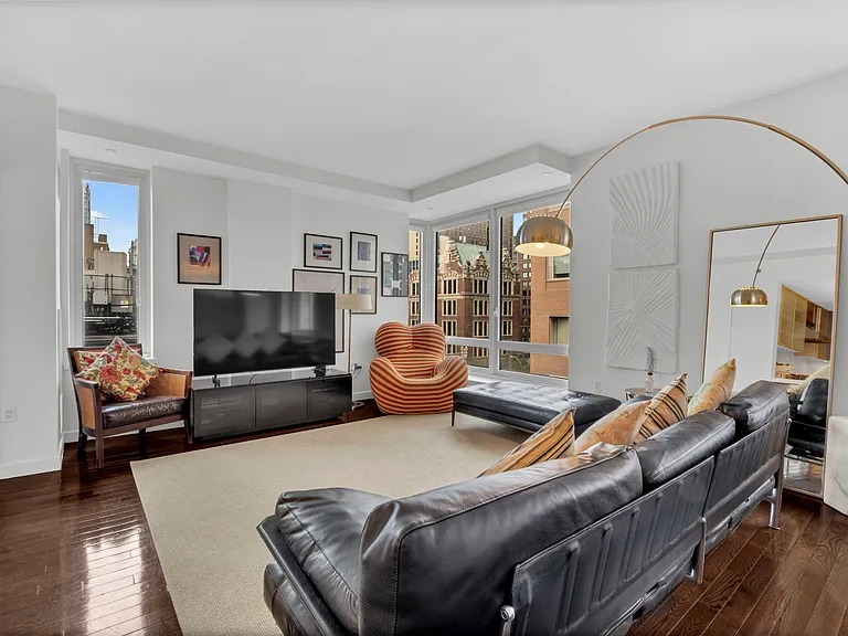 462 W 58th St #6B — Photo 1