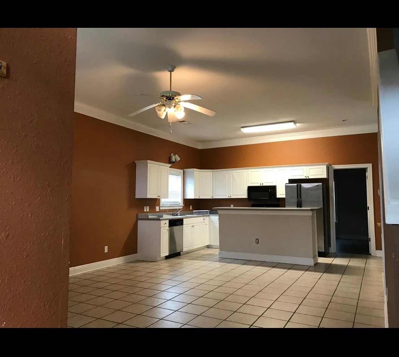 4 bed, 4.5 bath, 1844 sqft, $1,800 — Photo 3