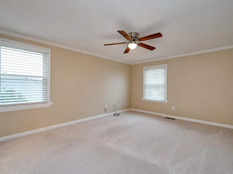 6978 Fallen Oaks Dr — Photo 16