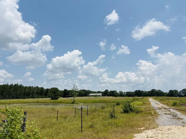 78 Salem Rd, Picayune, MS 39466