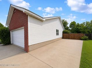 6700 Rue Mornay S, Biloxi, MS 39532