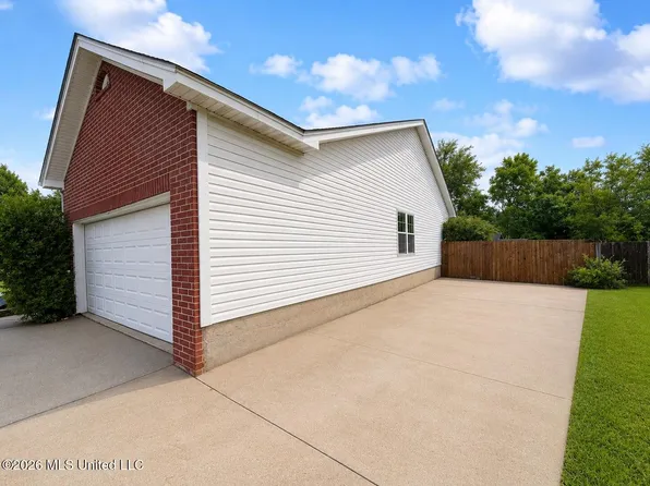 6700 Rue Mornay S, Biloxi, MS 39532