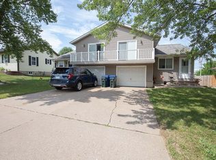 112 W 46th St, Davenport, IA 52806