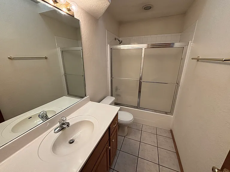 2121 N Burdick St — Photo 10
