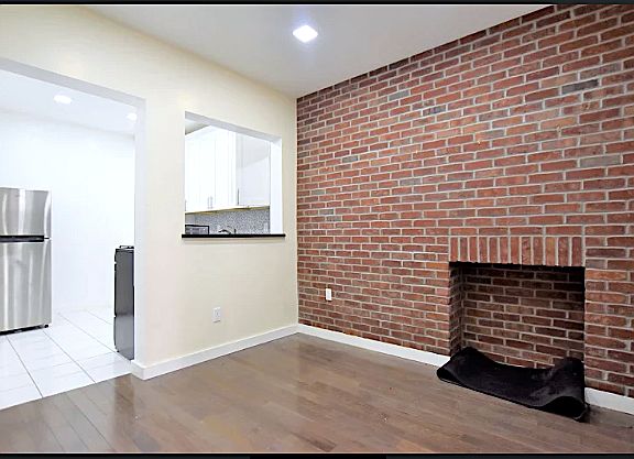 4th image of 111 Christopher St APT 11