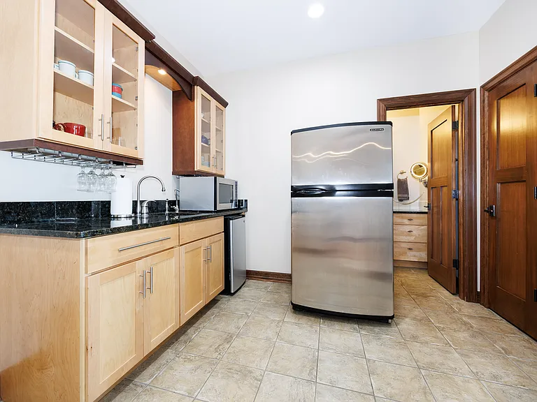 lower level kitchenette