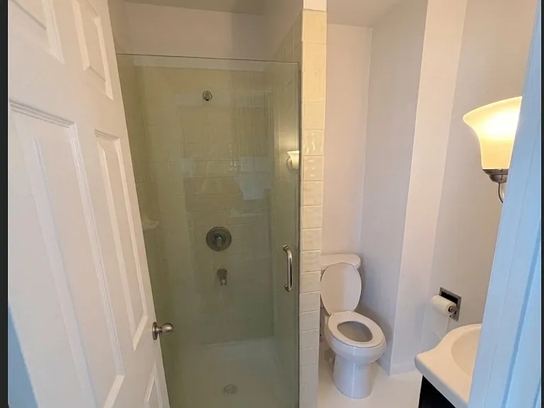 466 Milton Ave #B — Photo 4
