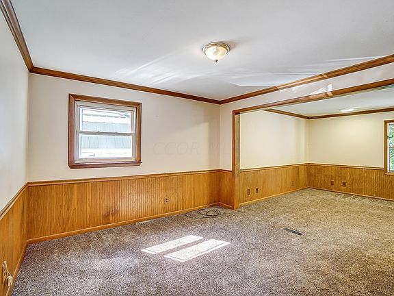 4th image of 135 Linden Ave