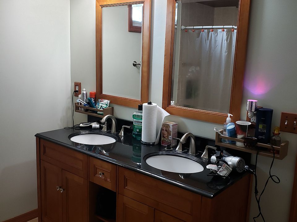 2nd image of 8381 Sycamore Dr