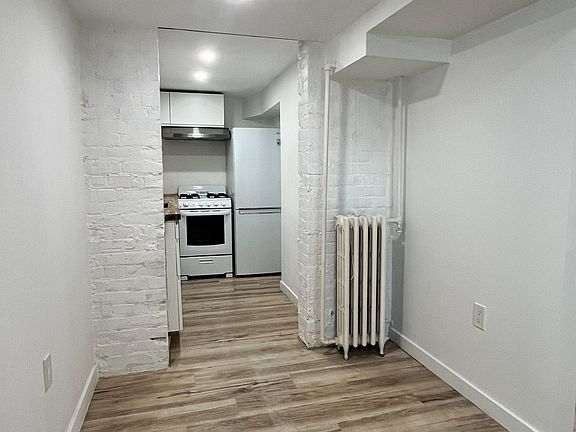 4th image of 178 High Park Ave #2