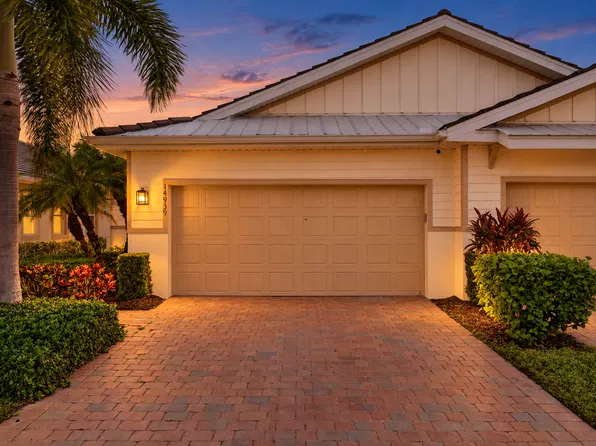 14939 Edgewater Cir, Naples, FL 34114
