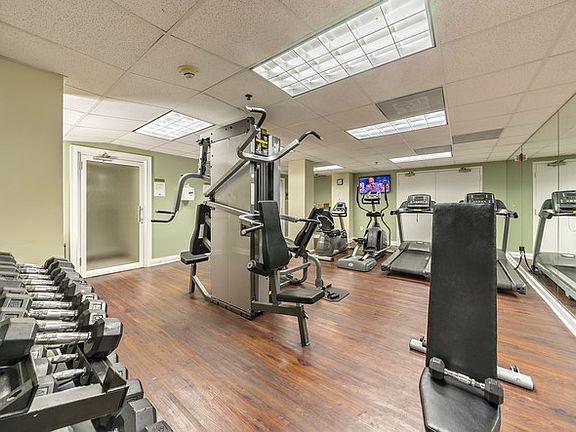 5th image of 2951 S Bayshore Dr #707