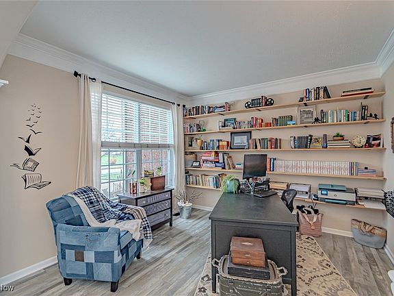 4th image of 1087 Brynmar Ln