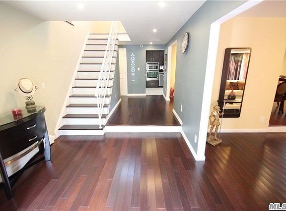 2nd image of 149 Parkway Dr N