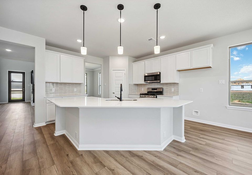 9519 Sweet Tea Lane - Franklin - Kitchen