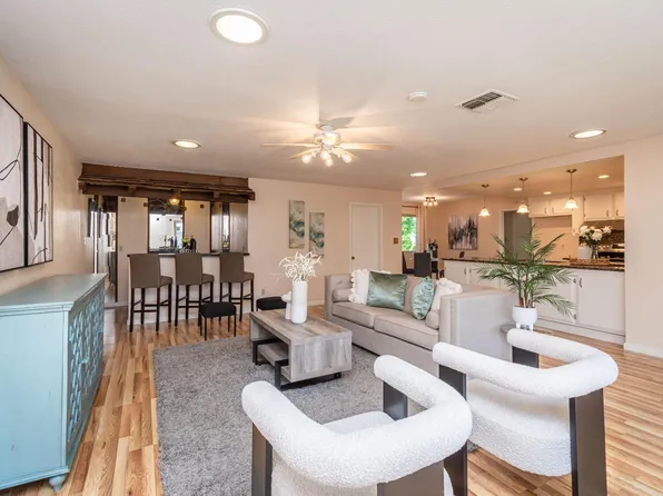 7 Park Vista Cir, Sacramento, CA 95831