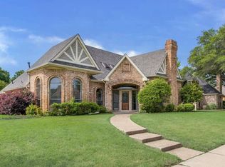 521 Winston St, Grand Prairie, TX 75052