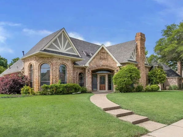 521 Winston St, Grand Prairie, TX 75052