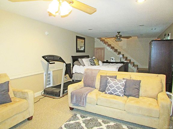 ANOTHER VIEW OF THE MASTER SUIT